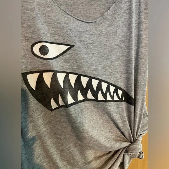 Wildfox shark tank - Picture 2 of 5